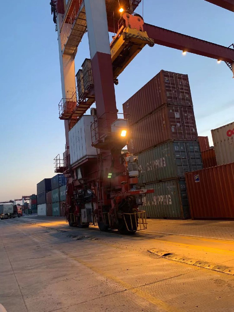 ���� ���